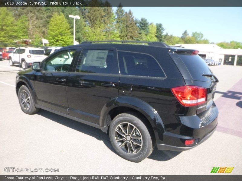 Pitch Black / Black 2019 Dodge Journey SE