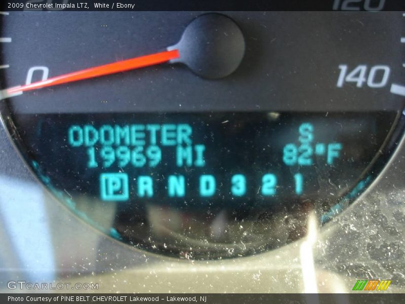 White / Ebony 2009 Chevrolet Impala LTZ
