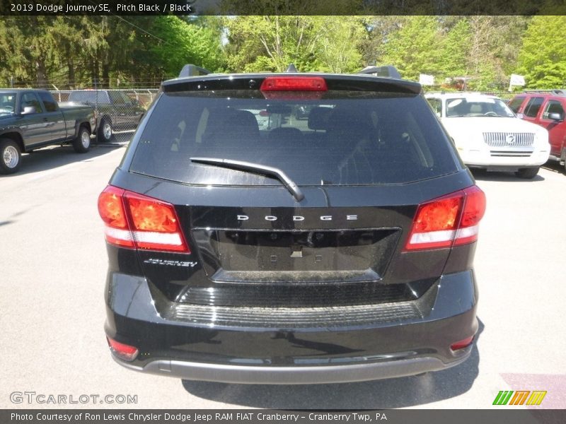 Pitch Black / Black 2019 Dodge Journey SE