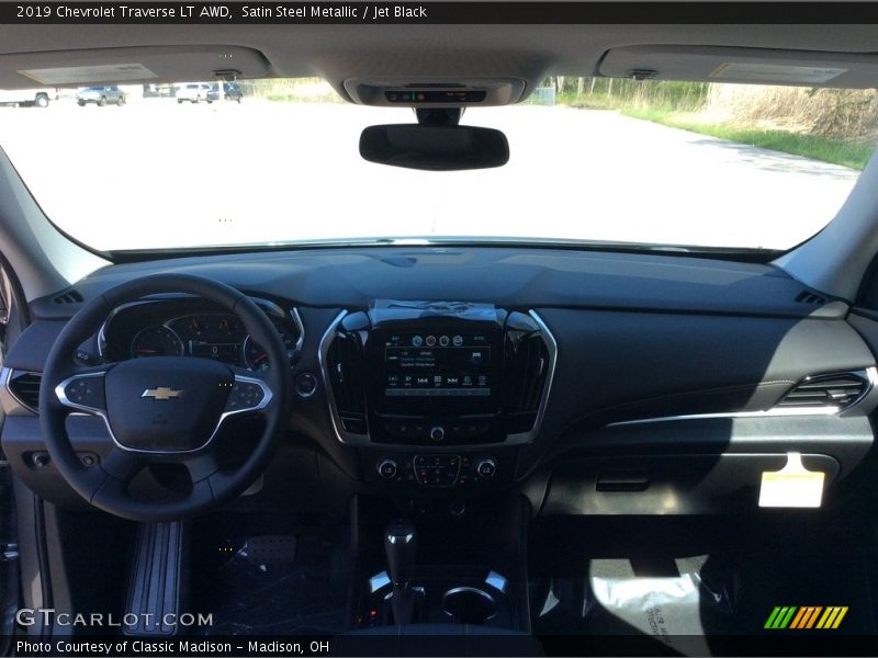 Satin Steel Metallic / Jet Black 2019 Chevrolet Traverse LT AWD