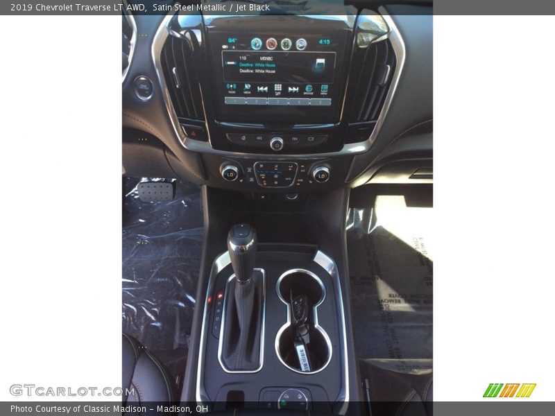 Satin Steel Metallic / Jet Black 2019 Chevrolet Traverse LT AWD