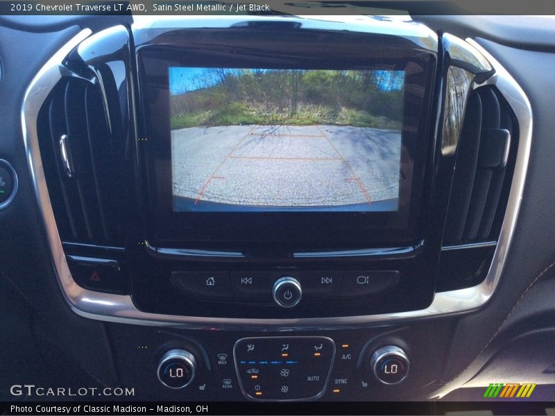 Satin Steel Metallic / Jet Black 2019 Chevrolet Traverse LT AWD