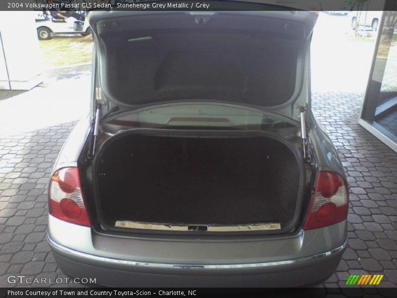 Stonehenge Grey Metallic / Grey 2004 Volkswagen Passat GLS Sedan