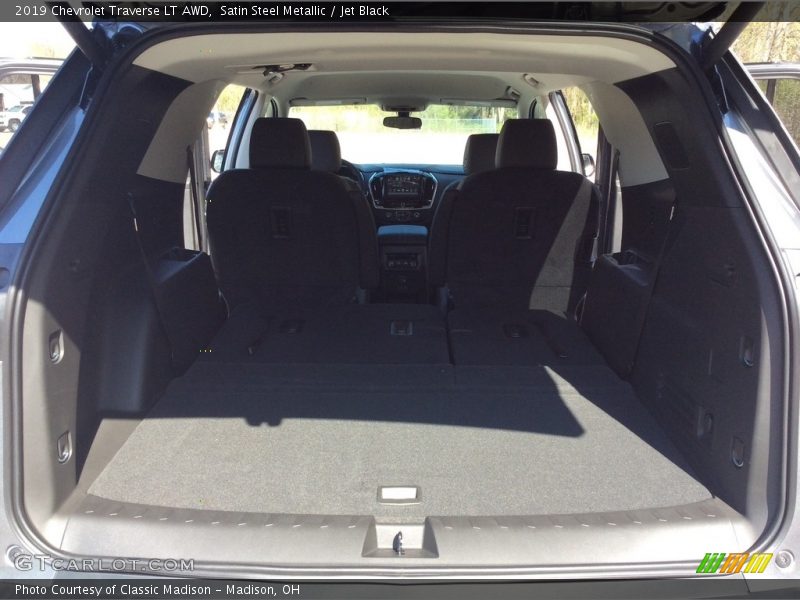 Satin Steel Metallic / Jet Black 2019 Chevrolet Traverse LT AWD