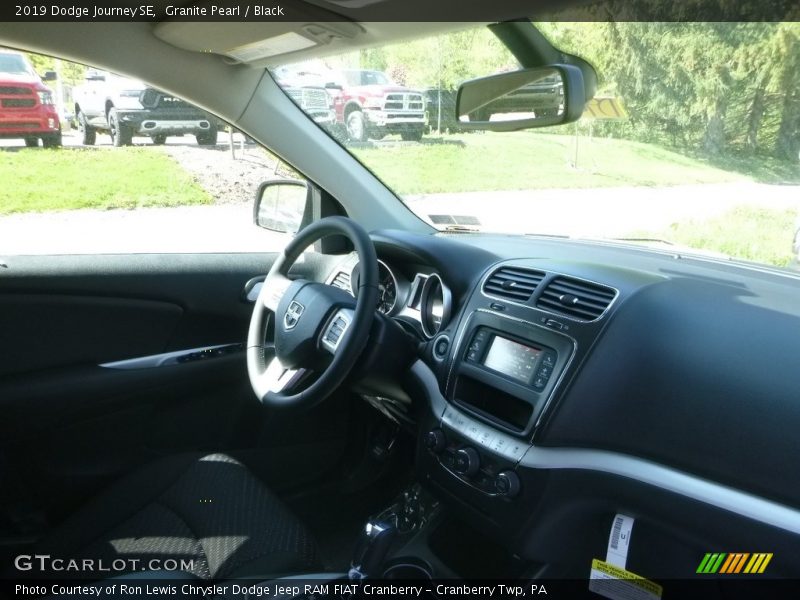 Granite Pearl / Black 2019 Dodge Journey SE