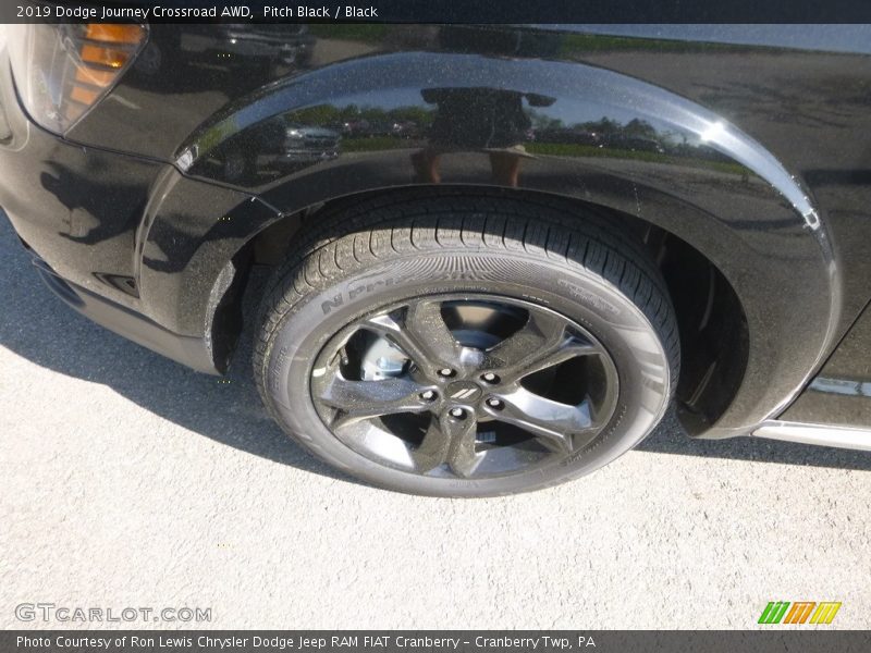 Pitch Black / Black 2019 Dodge Journey Crossroad AWD