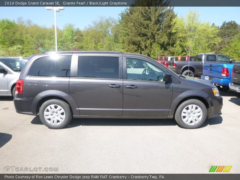 Granite Pearl / Black/Light Graystone 2019 Dodge Grand Caravan SE