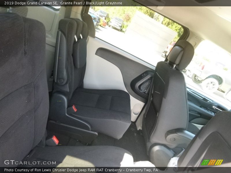 Granite Pearl / Black/Light Graystone 2019 Dodge Grand Caravan SE