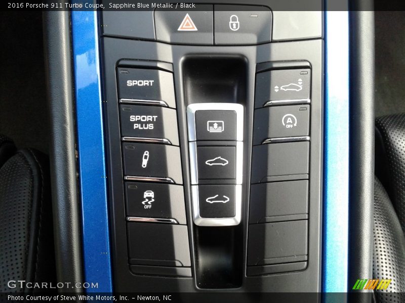 Controls of 2016 911 Turbo Coupe