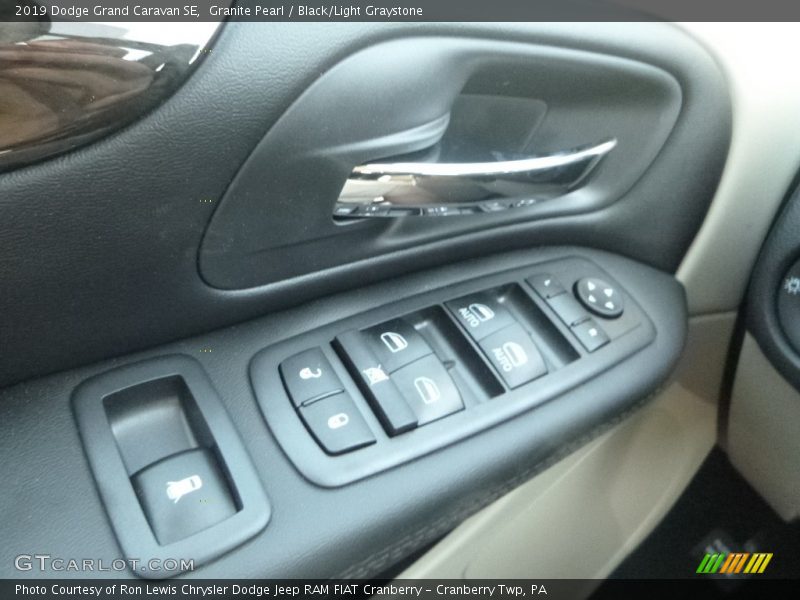 Granite Pearl / Black/Light Graystone 2019 Dodge Grand Caravan SE