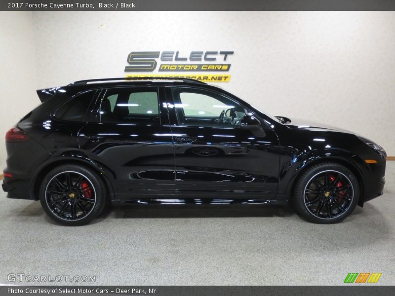 Black / Black 2017 Porsche Cayenne Turbo