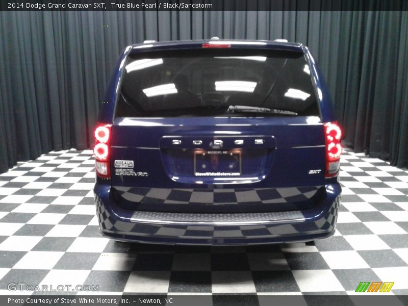 True Blue Pearl / Black/Sandstorm 2014 Dodge Grand Caravan SXT