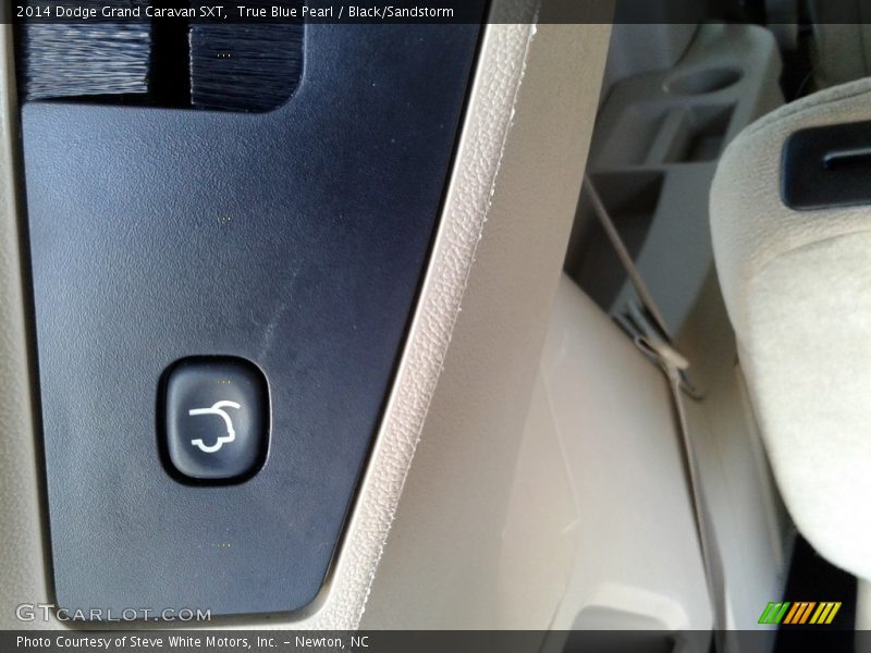 True Blue Pearl / Black/Sandstorm 2014 Dodge Grand Caravan SXT