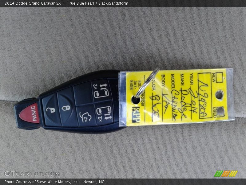 True Blue Pearl / Black/Sandstorm 2014 Dodge Grand Caravan SXT