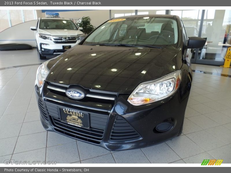 Tuxedo Black / Charcoal Black 2013 Ford Focus S Sedan