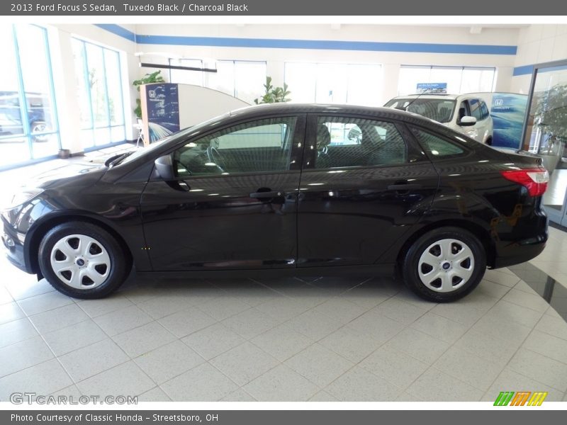 Tuxedo Black / Charcoal Black 2013 Ford Focus S Sedan