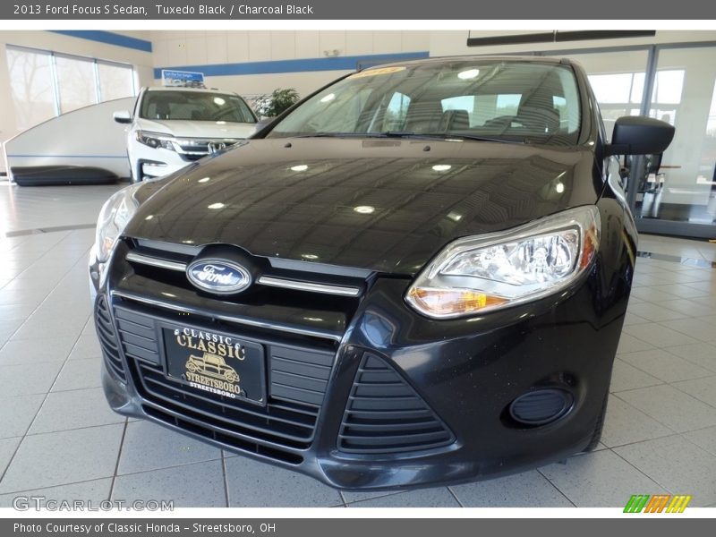 Tuxedo Black / Charcoal Black 2013 Ford Focus S Sedan