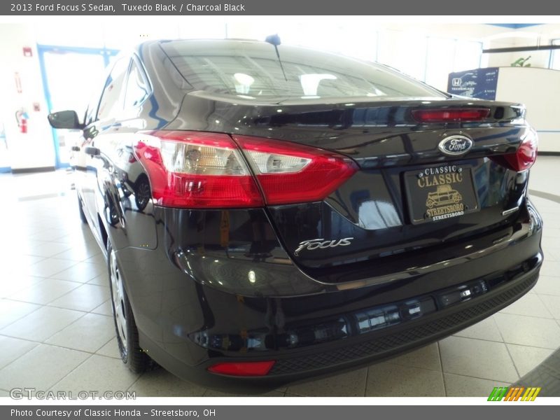 Tuxedo Black / Charcoal Black 2013 Ford Focus S Sedan