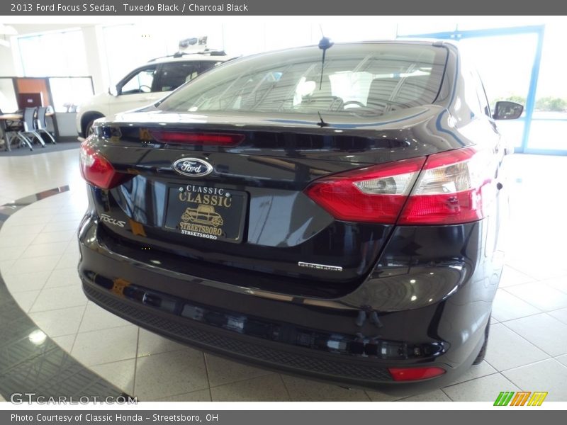 Tuxedo Black / Charcoal Black 2013 Ford Focus S Sedan