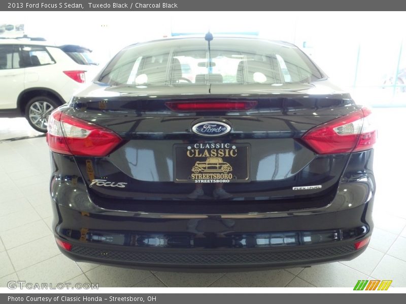 Tuxedo Black / Charcoal Black 2013 Ford Focus S Sedan