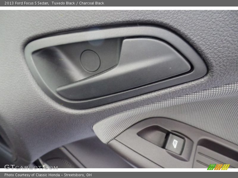 Tuxedo Black / Charcoal Black 2013 Ford Focus S Sedan