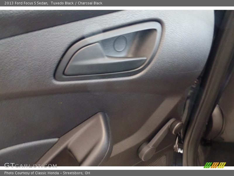 Tuxedo Black / Charcoal Black 2013 Ford Focus S Sedan