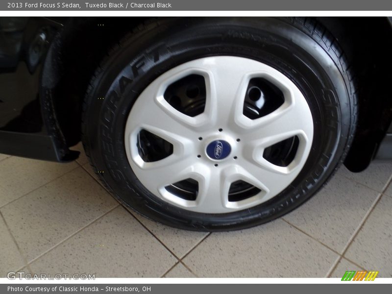 Tuxedo Black / Charcoal Black 2013 Ford Focus S Sedan