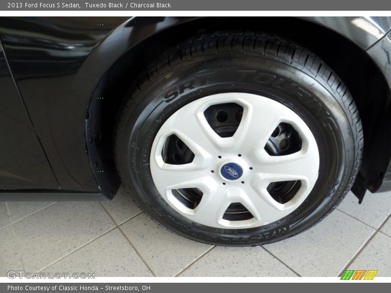 Tuxedo Black / Charcoal Black 2013 Ford Focus S Sedan