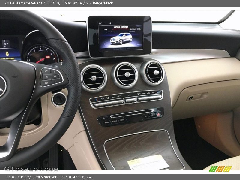 Polar White / Silk Beige/Black 2019 Mercedes-Benz GLC 300
