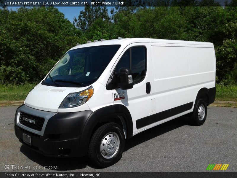 Front 3/4 View of 2019 ProMaster 1500 Low Roof Cargo Van