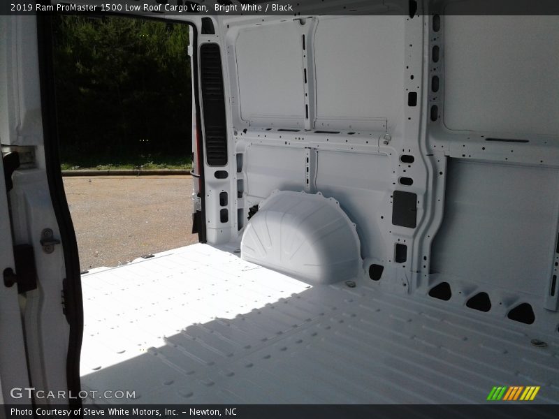 Bright White / Black 2019 Ram ProMaster 1500 Low Roof Cargo Van