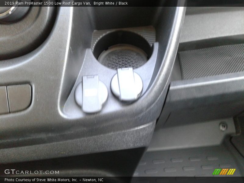 Bright White / Black 2019 Ram ProMaster 1500 Low Roof Cargo Van