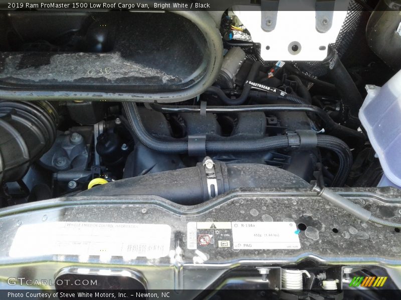 Bright White / Black 2019 Ram ProMaster 1500 Low Roof Cargo Van