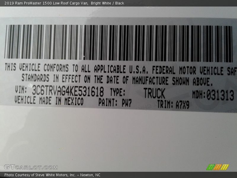 Bright White / Black 2019 Ram ProMaster 1500 Low Roof Cargo Van