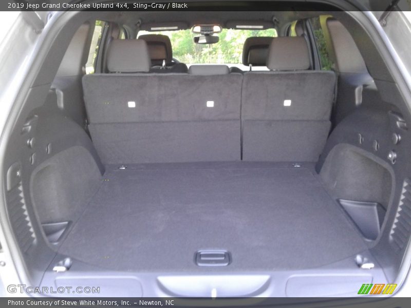 Sting-Gray / Black 2019 Jeep Grand Cherokee Upland 4x4