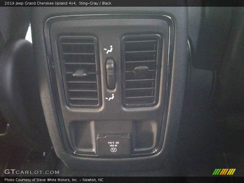 Sting-Gray / Black 2019 Jeep Grand Cherokee Upland 4x4