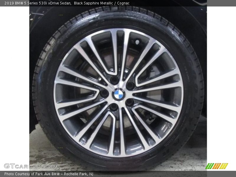 Black Sapphire Metallic / Cognac 2019 BMW 5 Series 530i xDrive Sedan