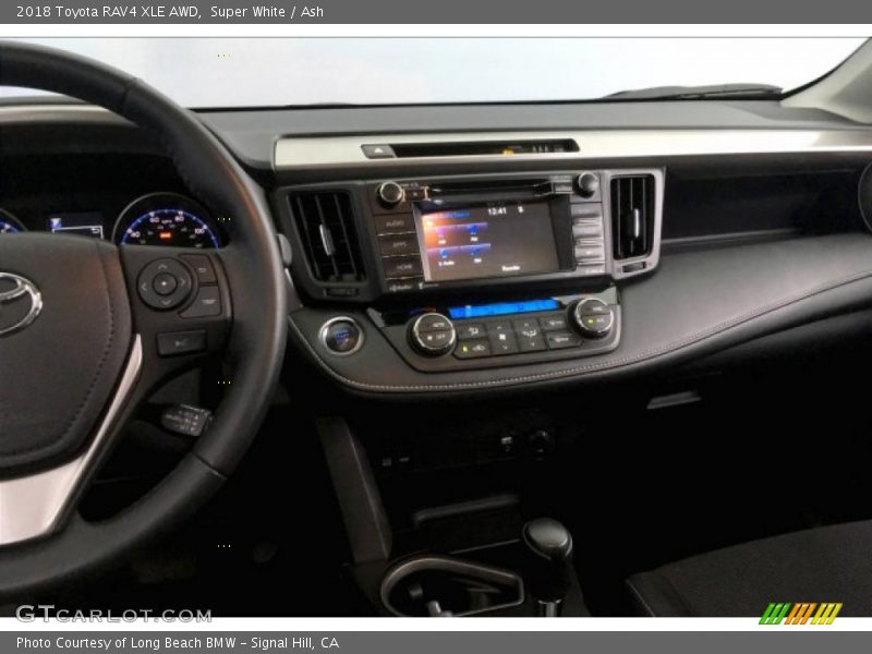Super White / Ash 2018 Toyota RAV4 XLE AWD