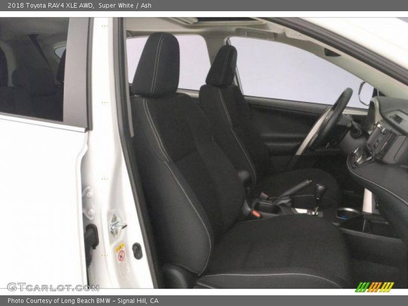 Super White / Ash 2018 Toyota RAV4 XLE AWD