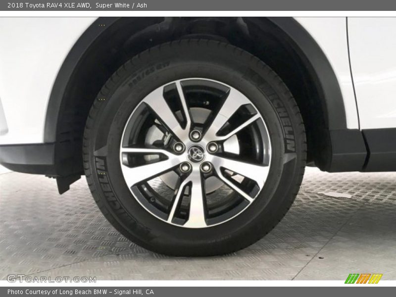 Super White / Ash 2018 Toyota RAV4 XLE AWD