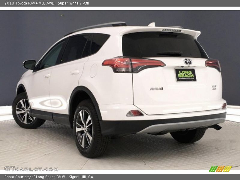 Super White / Ash 2018 Toyota RAV4 XLE AWD