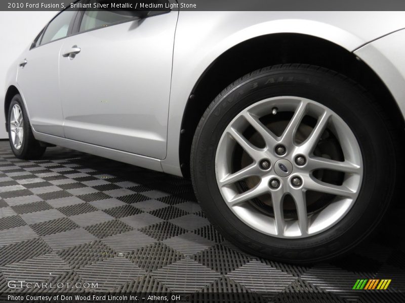 Brilliant Silver Metallic / Medium Light Stone 2010 Ford Fusion S