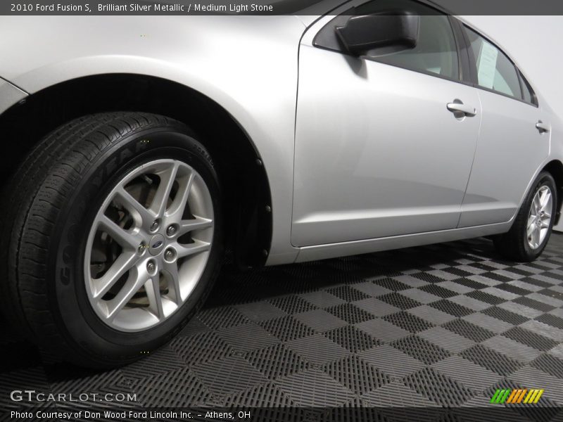 Brilliant Silver Metallic / Medium Light Stone 2010 Ford Fusion S