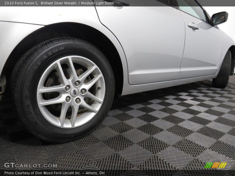 Brilliant Silver Metallic / Medium Light Stone 2010 Ford Fusion S