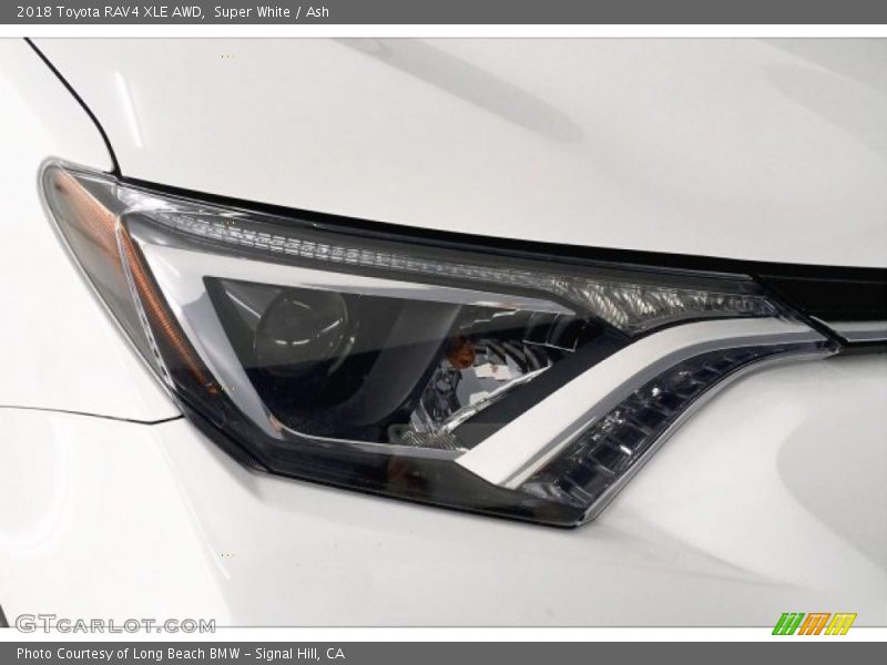 Super White / Ash 2018 Toyota RAV4 XLE AWD