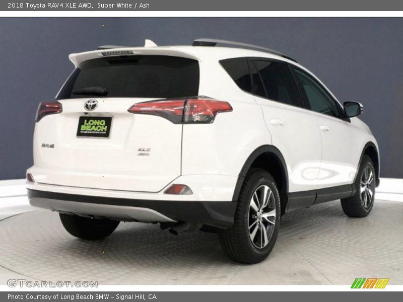 Super White / Ash 2018 Toyota RAV4 XLE AWD