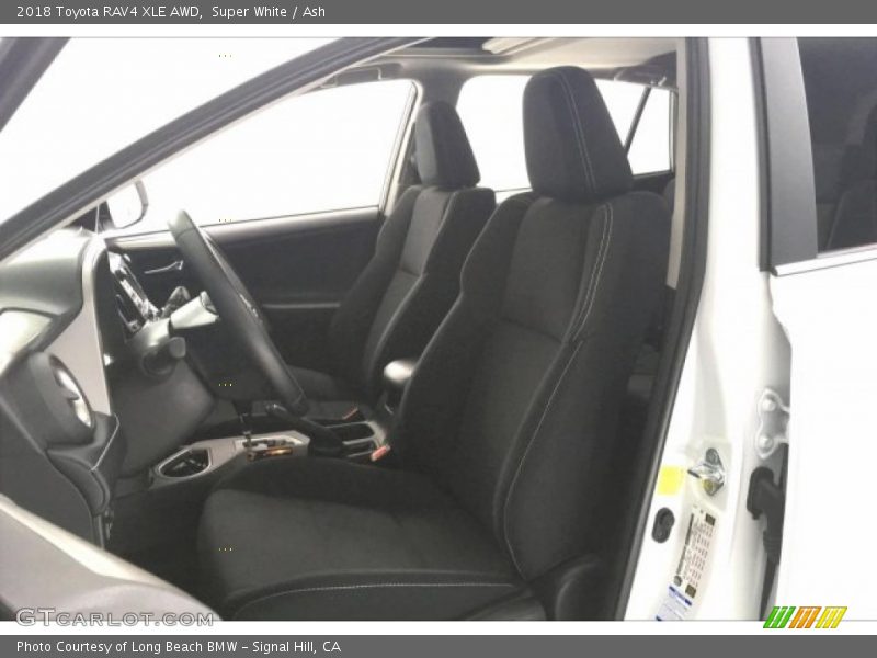 Super White / Ash 2018 Toyota RAV4 XLE AWD