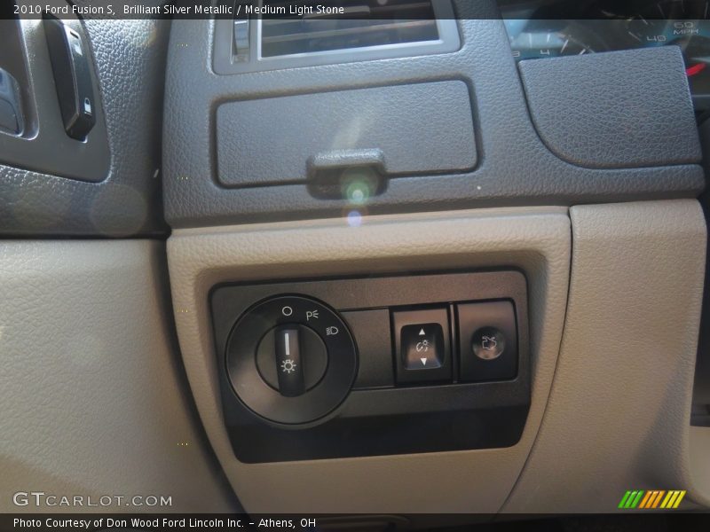 Brilliant Silver Metallic / Medium Light Stone 2010 Ford Fusion S