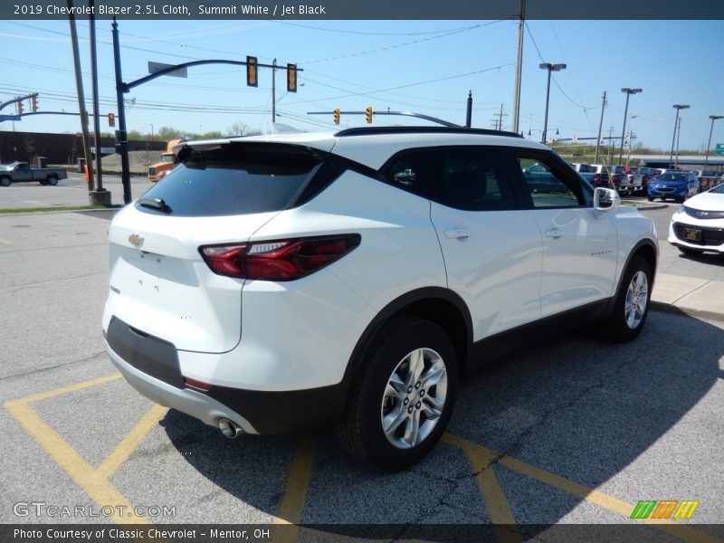 Summit White / Jet Black 2019 Chevrolet Blazer 2.5L Cloth