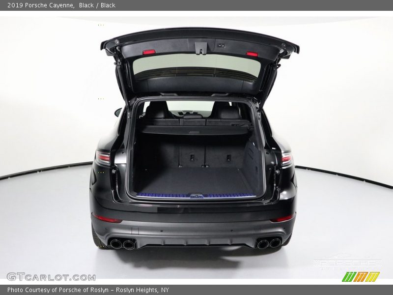Black / Black 2019 Porsche Cayenne